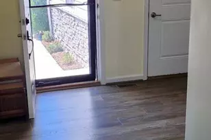 141 Norfolk Ln, Martinsburg, WV 25405 - Photo 2