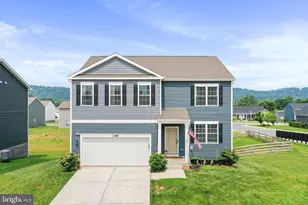 248 Aylesbury Ln, Martinsburg, WV 25403 - Photo 2
