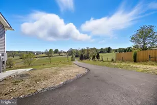 607 Slonaker Ln, Martinsburg, WV 25405 - Photo 60