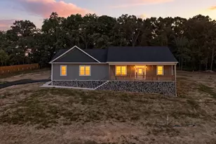 607 Slonaker Ln, Martinsburg, WV 25405 - Photo 2