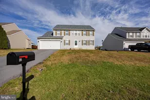 112 Equinox Wy W, Martinsburg, WV 25401 - Photo 2