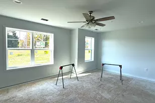 110 Barrier Reef Dr, Martinsburg, WV 25403 - Photo 4