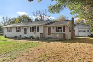 60 Grey Spring Ave, Bunker Hill, WV 25413 - Photo 2