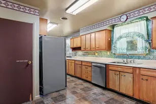 60 Grey Spring Ave, Bunker Hill, WV 25413 - Photo 8