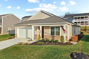 387 Aylesbury Ln, Martinsburg, WV 25403 - Photo 2