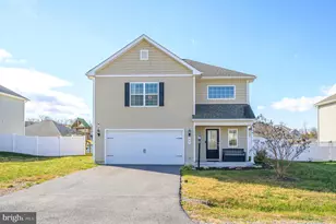 43 Sargent Ln, Martinsburg, WV 25401 - Photo 2