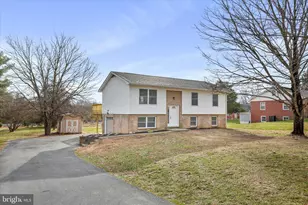 672 Montmorency Dr, Bunker Hill, WV 25413 - Photo 4