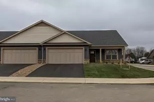 72 Grainfield Ct, Martinsburg, WV 25404 - Photo 2