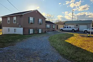 70 Kathys Ln, Hedgesville, WV 25427 - Photo 4