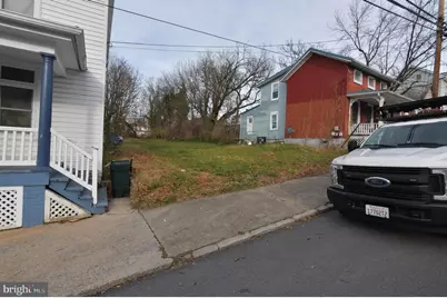 323 E Burke Street, Martinsburg, WV 25404 - Photo 6