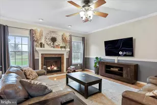 261 Collins Dr, Martinsburg, WV 25403 - Photo 4