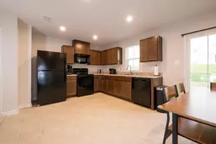 35 Calais Pl, Hedgesville, WV 25427 - Photo 6