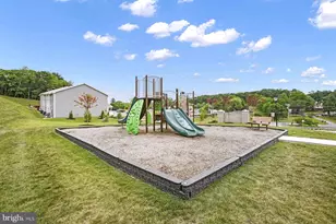 25 Cranston Ct, Falling Waters, WV 25419 - Photo 14