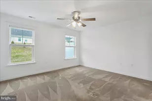 567 Dripping Spring Dr, Hedgesville, WV 25427 - Photo 10