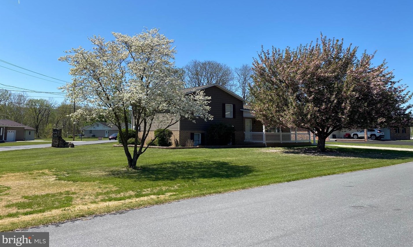 2 Shobe St, Arthur, WV 26847-9412