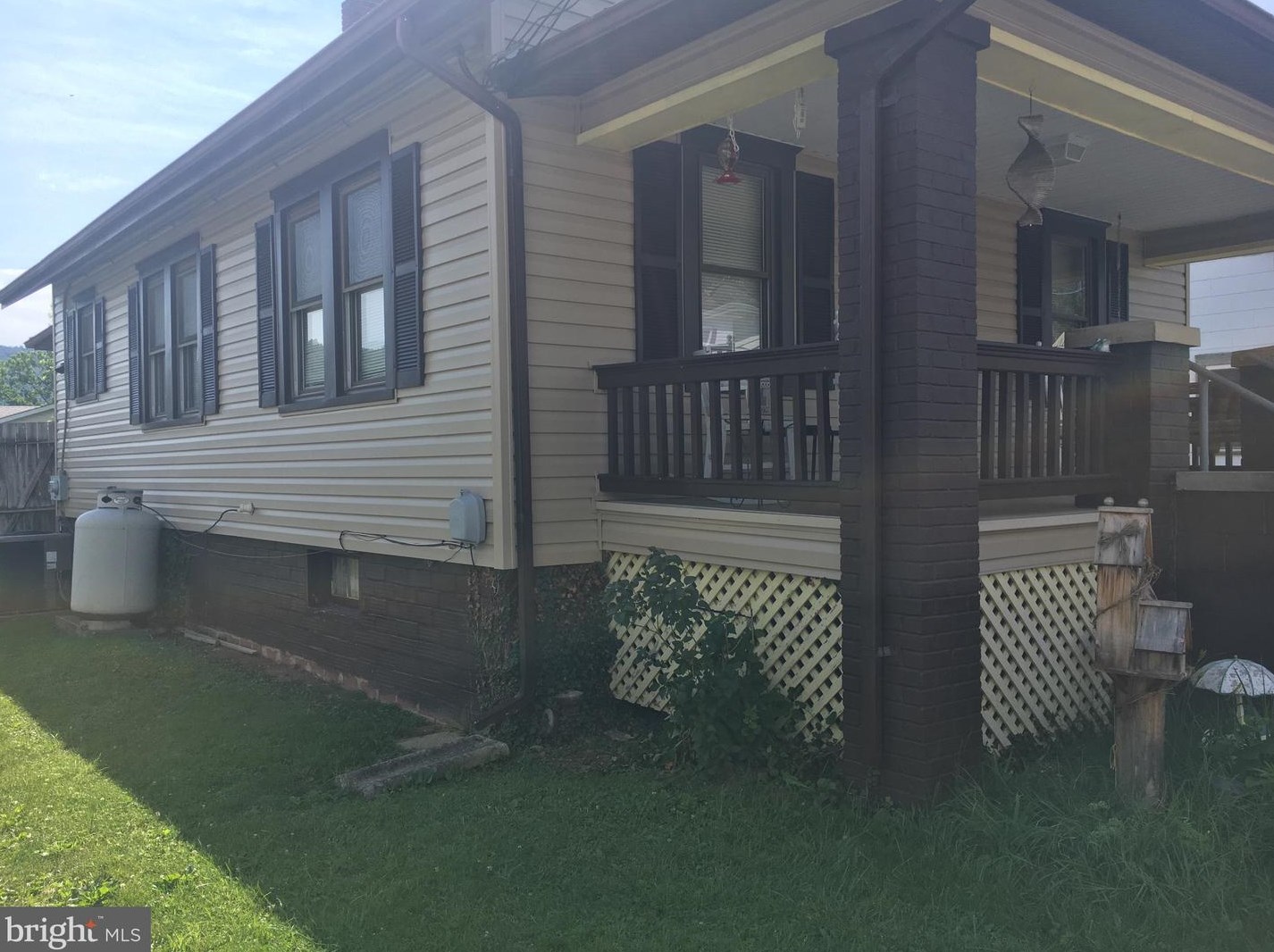 15 Pierpont St, Arthur, WV 26847