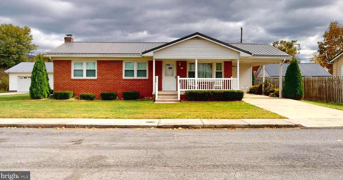 103 Trenton St, Arthur, WV 26847-1542