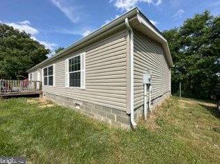 1039 High Point Dr, Maysville, WV 26833