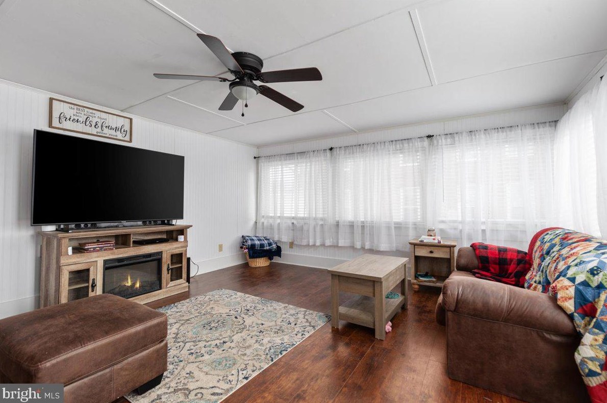 101 Virginia Ave, Arthur WV 26847-1715 exterior