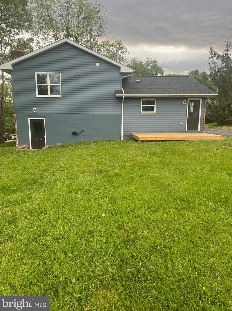 221 Hedrick Dr, Arthur, WV 26847-8147