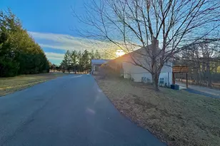 401 Nighthawk Dr, Petersburg, WV 26847 - Photo 8