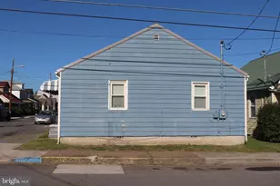 19 Myrtle Ave, Petersburg, WV 26847 - Photo 4