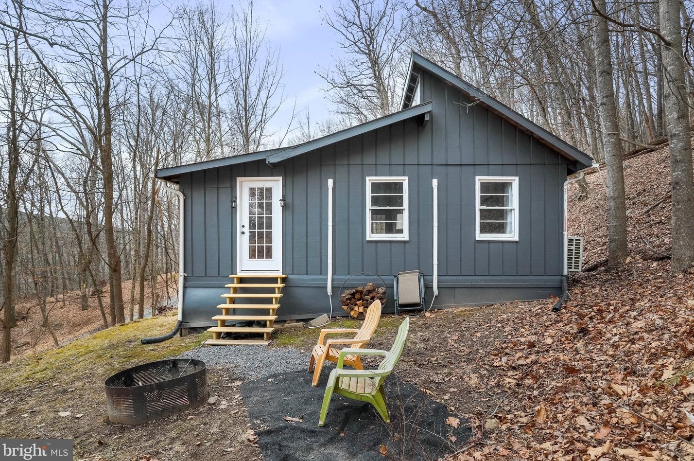 1195 Warden Lake A B Dr, Wardensville, WV 26851