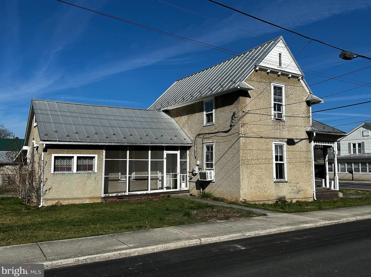 235 Washington St, Rig, WV 26836