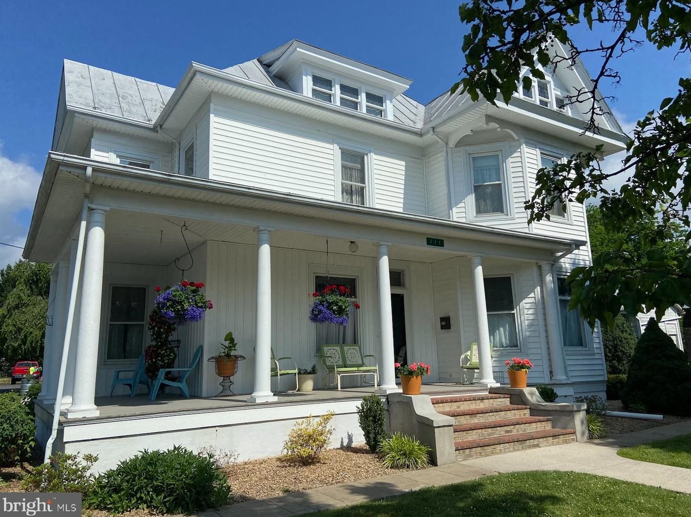 111 N Elm St, Rig, WV 26836