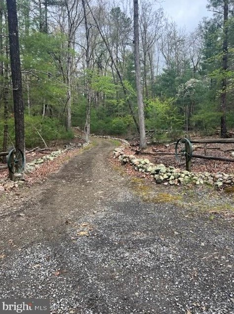 228 Warden Lake E Dr, Wardensville, WV 26851