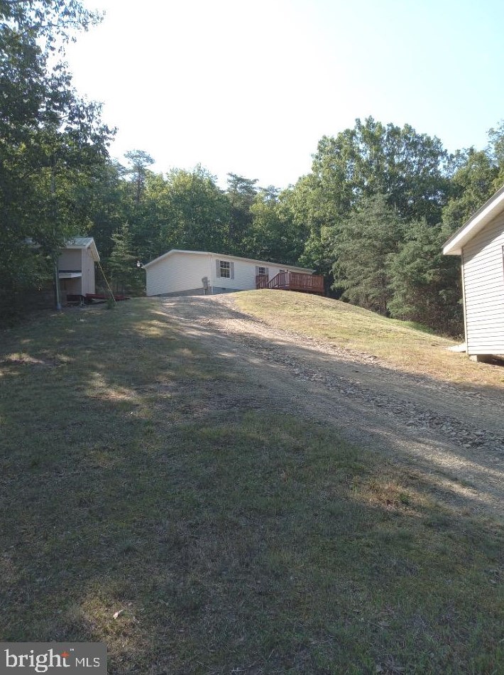 572 Pne Trl Dr, Rig, WV 26836