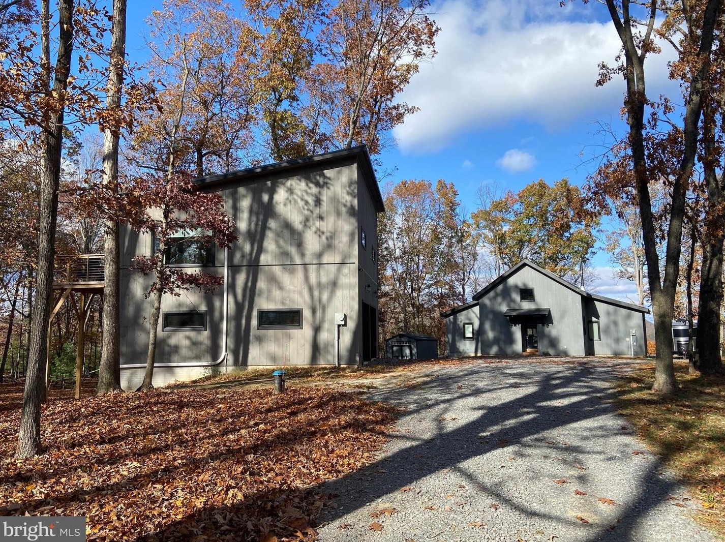 197 Pleasant Valley Dr, Lost City, WV 26810