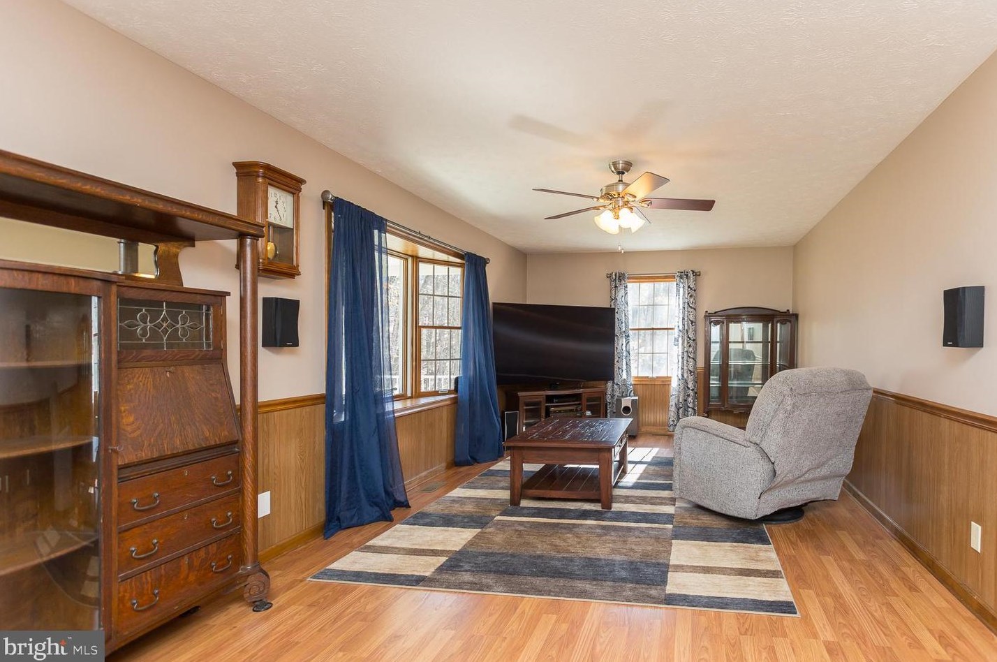 334 Divide Ln, Mathias, WV 26812