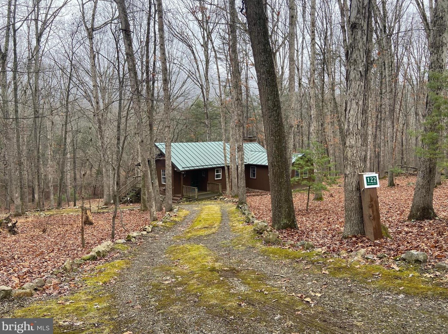 122 Pleasant Valley Dr, Lost City, WV 26810
