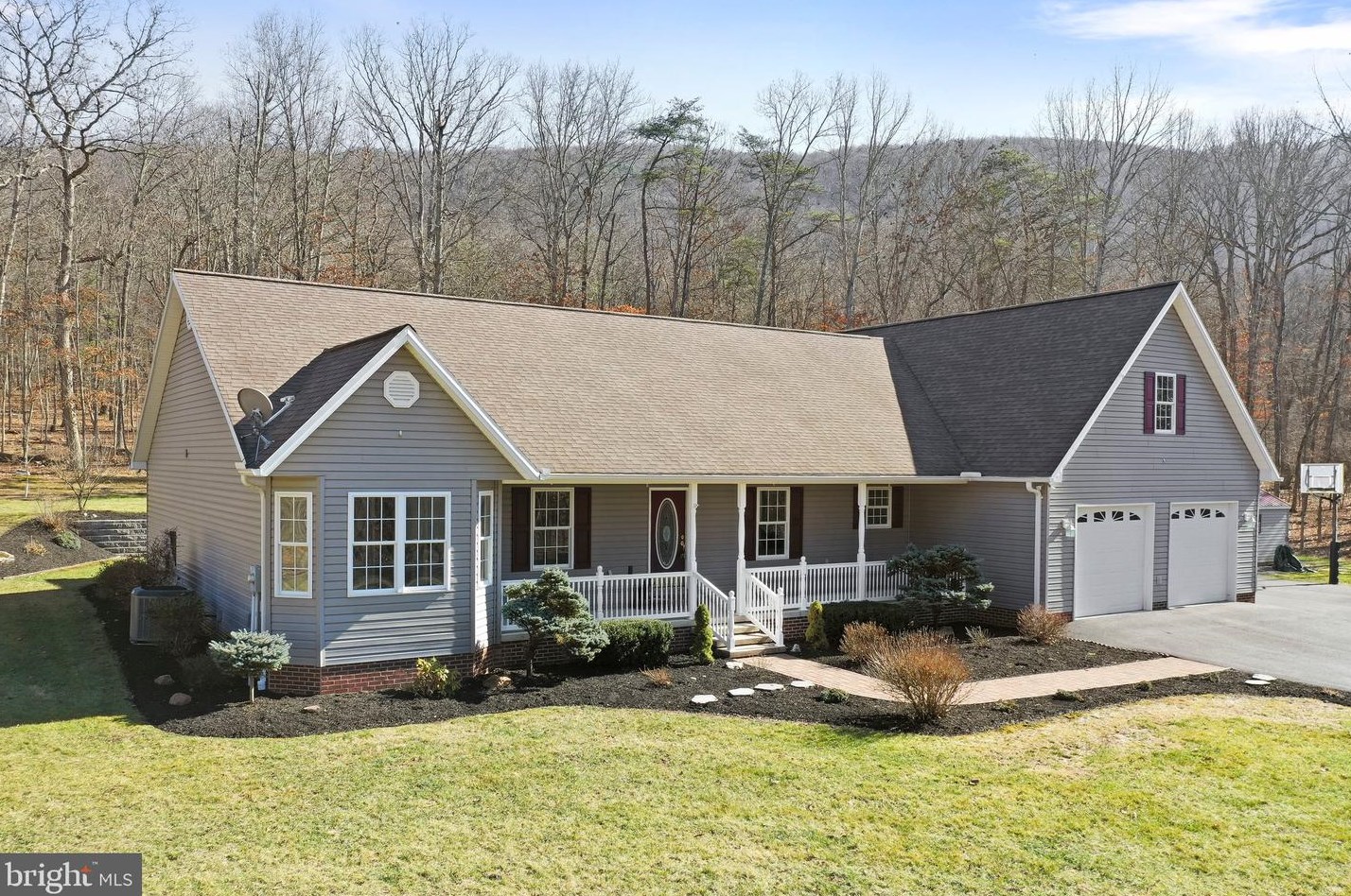 573 Summit Dr, Rig, WV 26836-8005