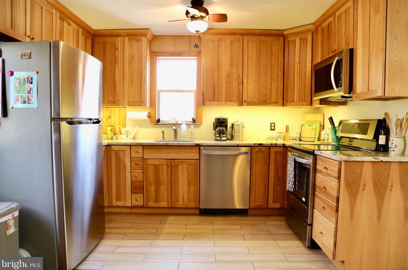 672 High View Rd, Lost City, WV 26810
