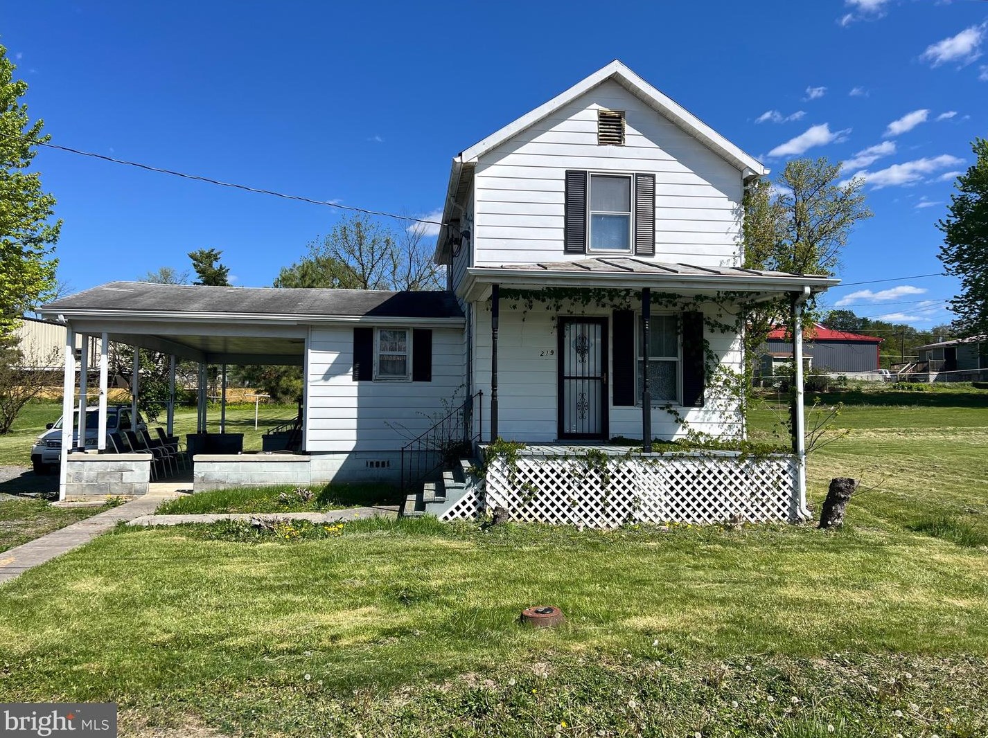 219 Maple Ave, Rig, WV 26836-1022