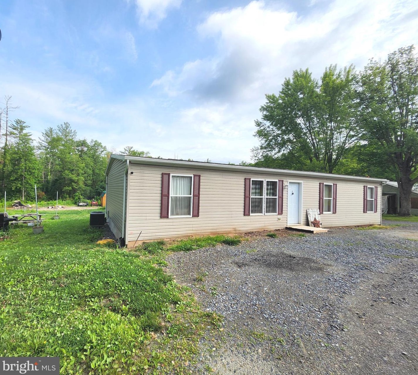 1464 Trout Run Rd, Wardensville, WV 26851-8014