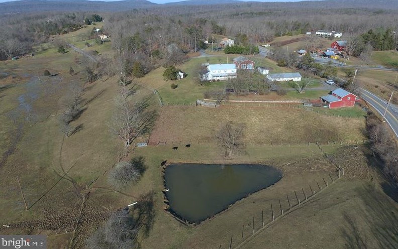 29 Green Meadows Dr, Capon Bridge, WV 26711-8852