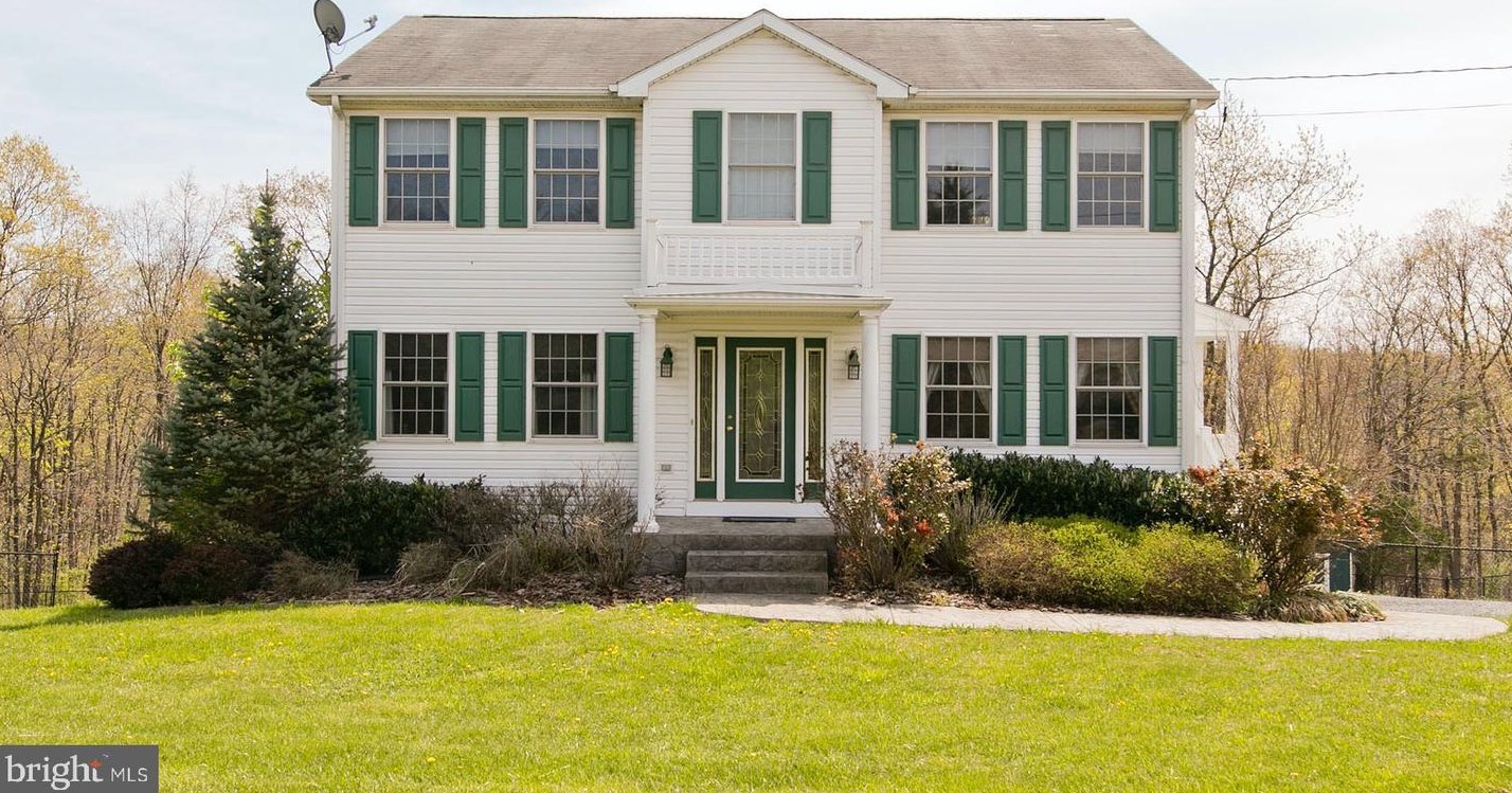 1006 Timber Ridge Rd, Capon Bridge, WV 26711-8935