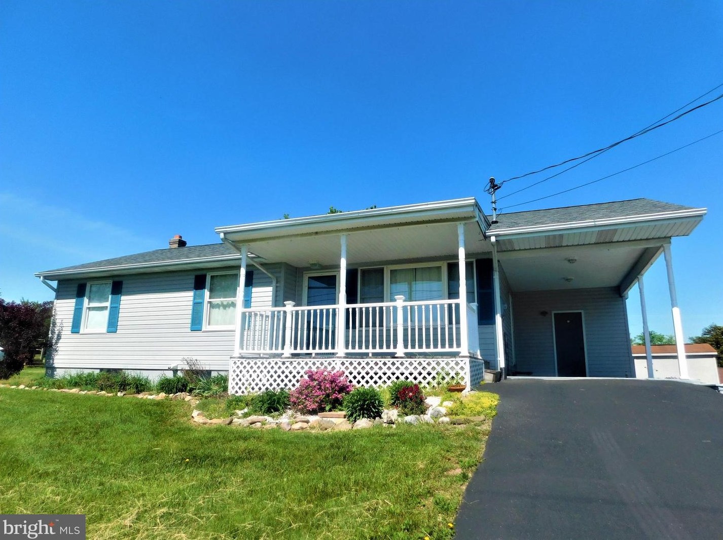 399 E Ridge Loop Rd, Three Churches, WV 26757