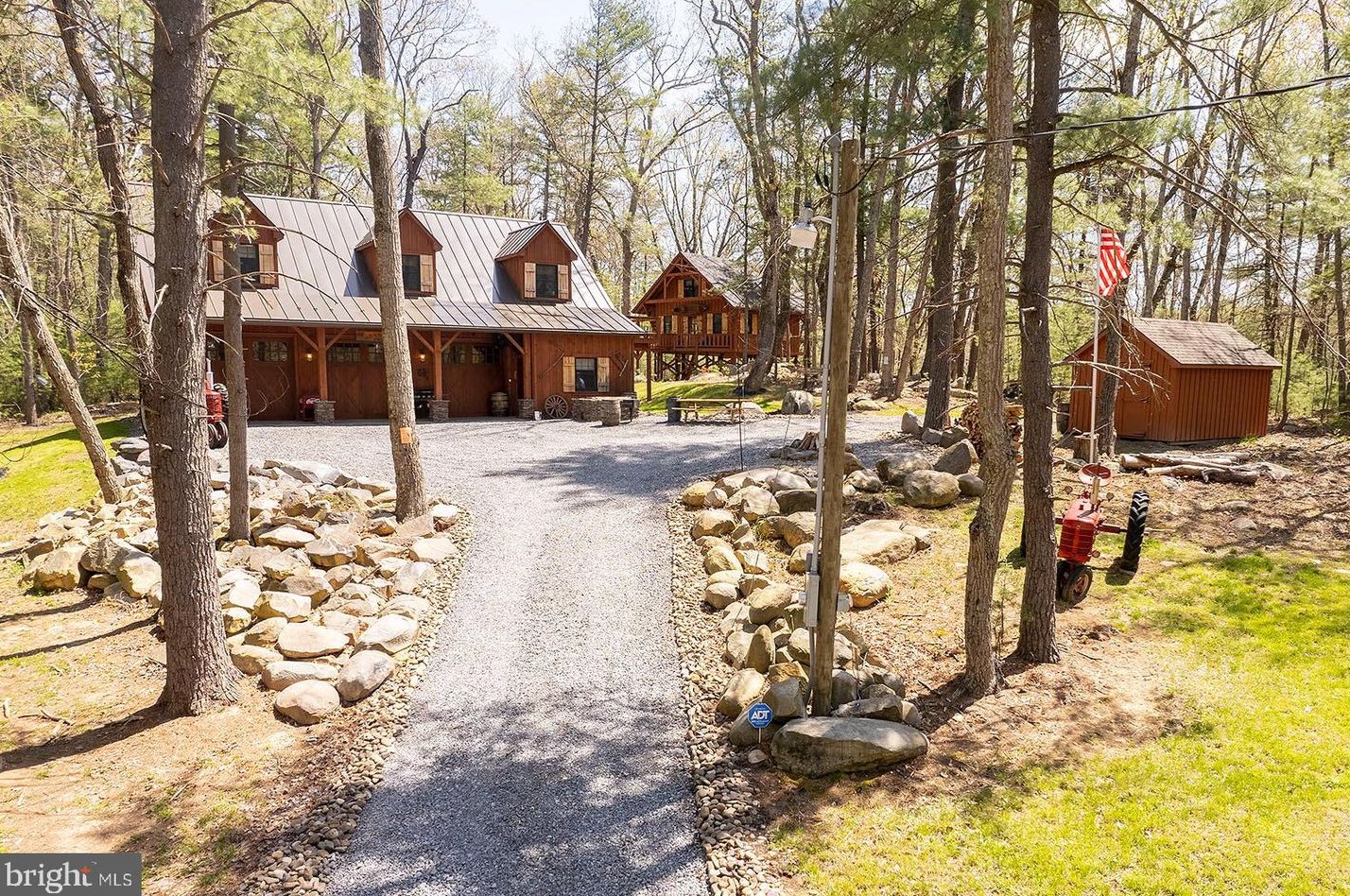 174 Lupton Dr, Capon Bridge, WV 26711