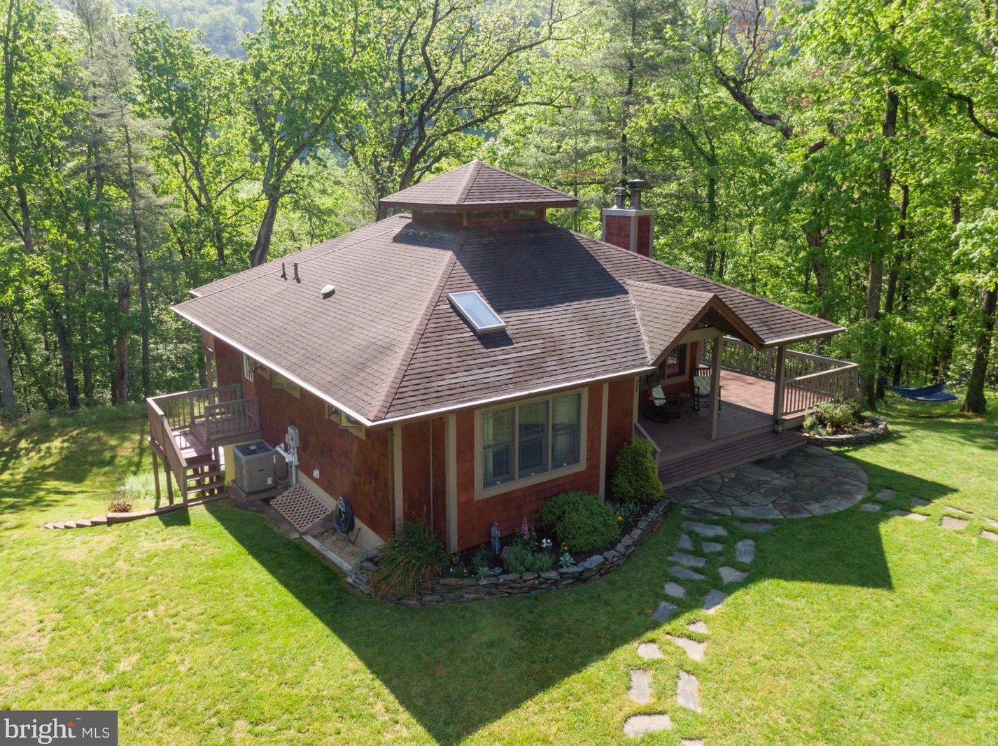 748 Great Plains Dr, Capon Bridge, WV 26711-9086