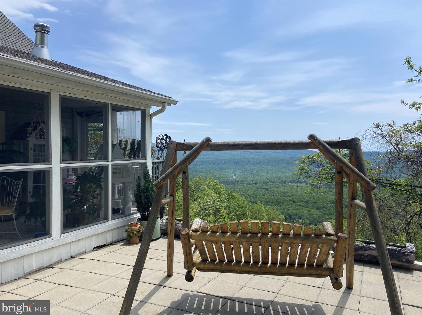 1499 Sparrow Hill Rd, Paw Paw, WV 25434