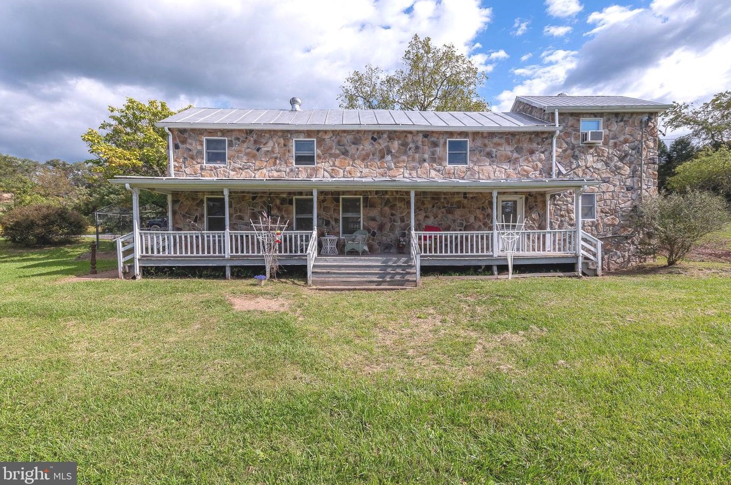 109 Duval St, Three Churches, WV 26757