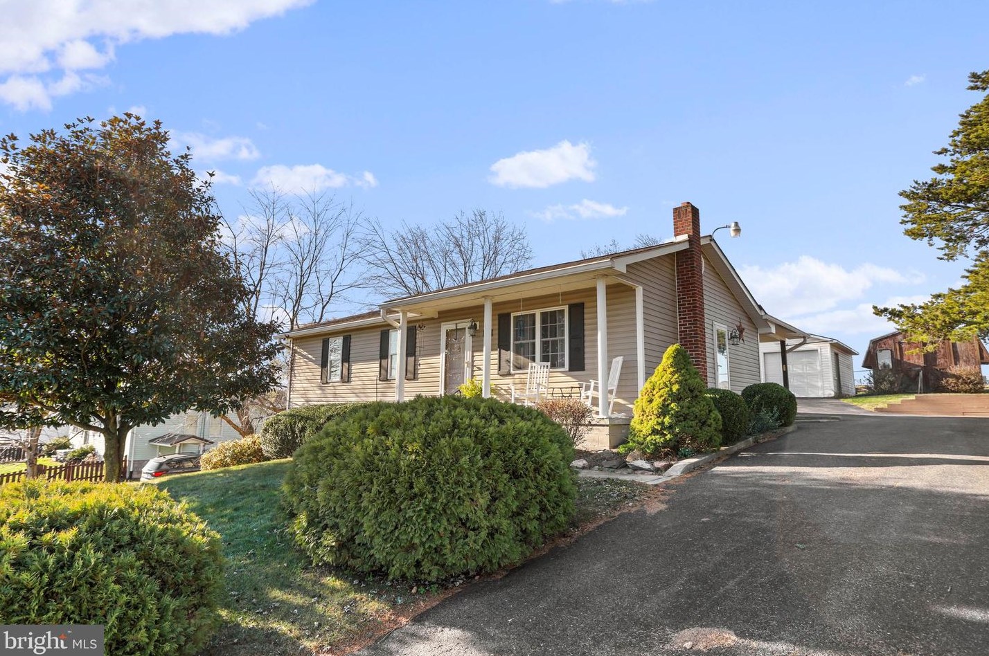 45 W Ridge Loop Rd, Three Churches, WV 26757