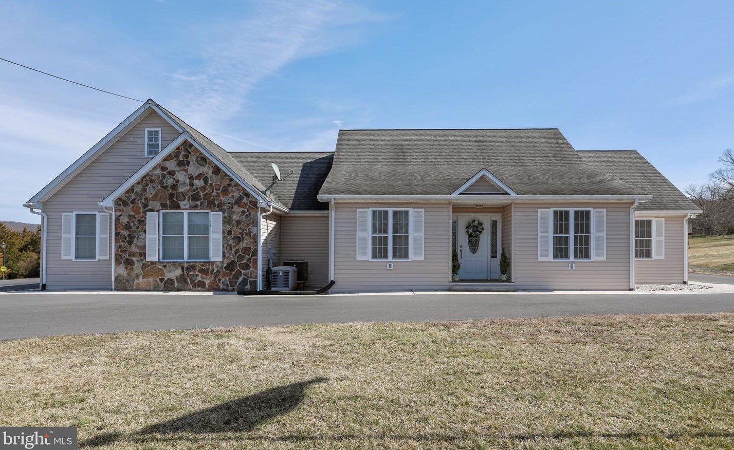 275 Tupelo Loop, Springfield, WV 26763