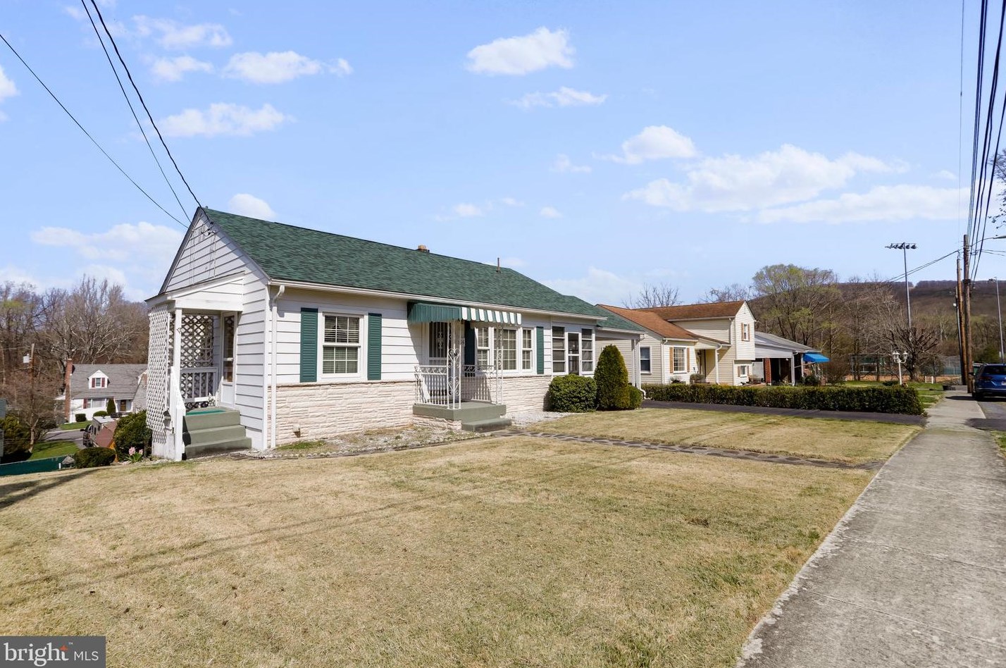 155 Armstrong St, Three Churches, WV 26757