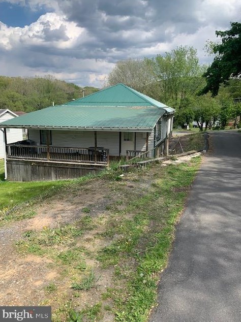 425 N High St, Three Churches, WV 26757