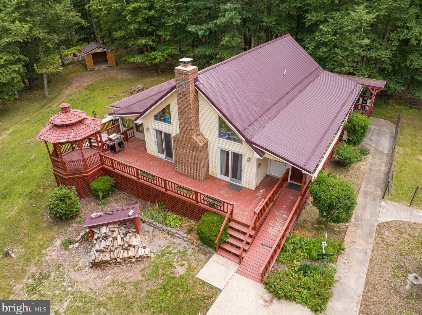 125 Whispering Pines Rd, Paw Paw, WV 25434-8893